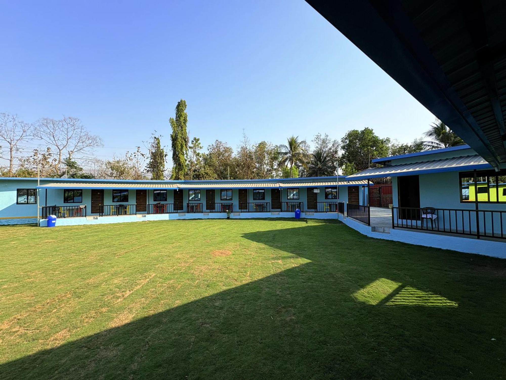 Deep Bhavani Resort Карджат Екстер'єр фото